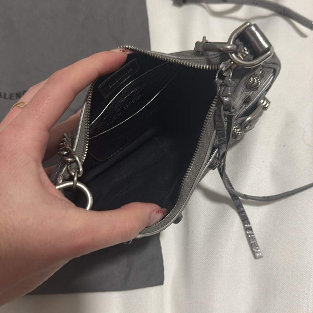 BALENCIAGA MINI CROSSBODY BAG - LIKE NEW - Picture 6 of 9